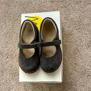 Mini Boden Girl’s suede Mary Jane Gray